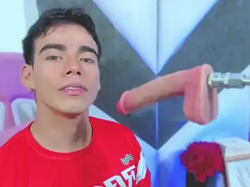 Stripchat Nude Webcam of Alejandro_karter18