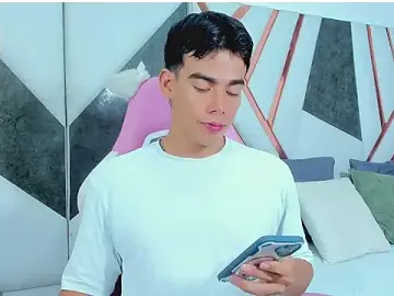 Stripchat Free Porn Cam of Alejandro_karter18
