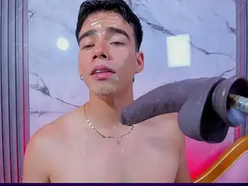 Stripchat Live Sex Cam of Alejandro_karter18