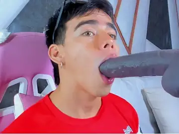 Stripchat Watch Live Sex Cams of Alejandro_karter18