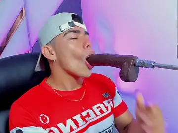 Stripchat Nude Webcam of Alejandro_karter18