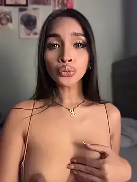 Stripchat Live Porn of PrettyYoungHugeCockTS