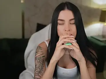 Stripchat Free Live Porn of Tina_Breeze