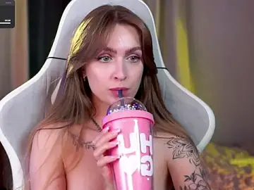 Stripchat Nude Webcam of Kamila_icee