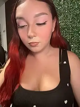 Stripchat Watch Live Sex Cams of Karen18_boobs