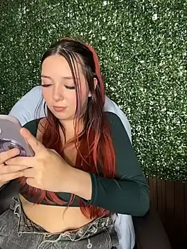 Stripchat Live Porn of Karen18_boobs