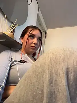 Stripchat Live Sex of Karen18_boobs