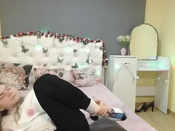 Stripchat Best live sex cam show of TinaRedly