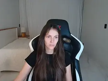 Stripchat Free Porn Cam of upssnowy
