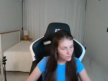 Stripchat Free Porn Cam of upssnowy