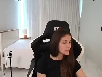 Stripchat Free Porn Cam of upssnowy
