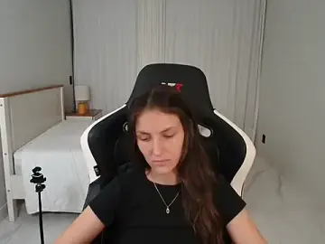Stripchat Free Porn Cam of upssnowy