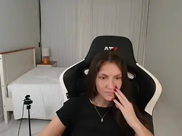 Stripchat Live Sex Cam of upssnowy