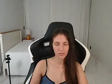Stripchat Free Porn Cam of upssnowy