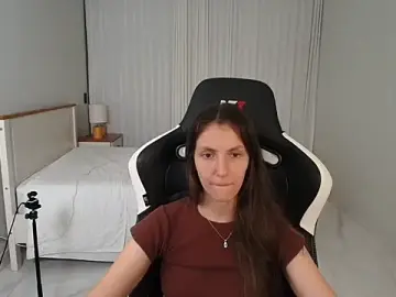 Stripchat Free Porn Cam of upssnowy