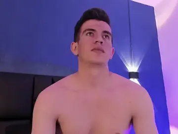 Stripchat Adult Webcam of MikaelSlow