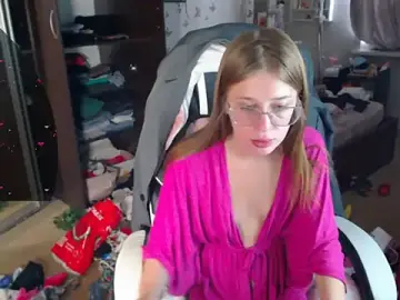 Stripchat Best live sex cam show of Kira_honeyy