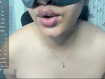 Stripchat Sex Cam of Smiley_Riya