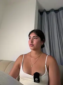 Stripchat Sex Cam of Gaby_zahir_