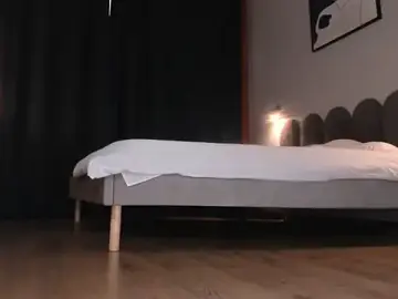 Stripchat Live Sex Cam of miraqqwerty