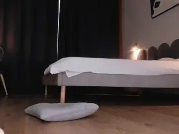 Stripchat Live Sex Cam of miraqqwerty