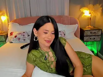 Stripchat Live Sex Cam of AmedeeaBanks