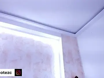 Stripchat Live Sex Cam of Charlote_zc