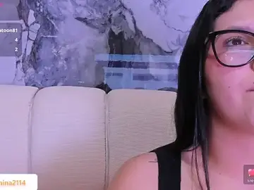 Stripchat Live Sex Cam of madeleine2112