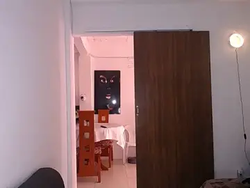 Stripchat Live Sex Cam of yselahot