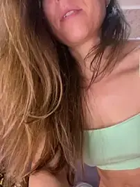 Stripchat Free Porn Cam of KissIris888