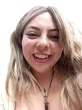 Stripchat Free Live Porn of madelaine-