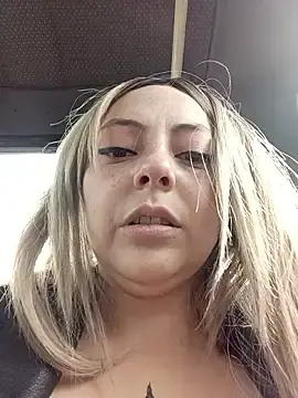 Stripchat Watch Live Sex Cams of madelaine-