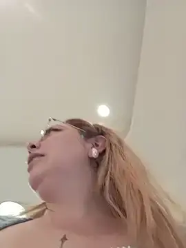 Stripchat Adult Webcams of madelaine-