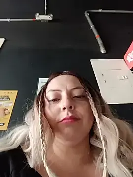 Stripchat Adult Webcam of madelaine-