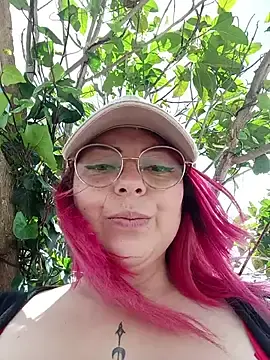 Stripchat Nude Webcam of madelaine-