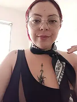Stripchat Watch Live Sex Cams of madelaine-