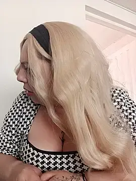 Stripchat Sex Chat of madelaine-