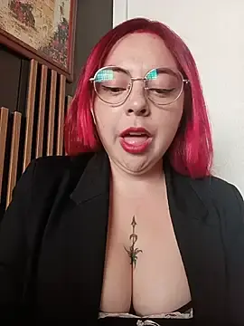 Stripchat Adult Webcam of madelaine-