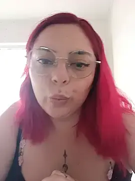 Stripchat Sex Cam of madelaine-