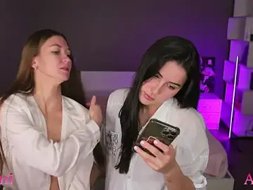 Stripchat Adult Webcam of Mari___Anna