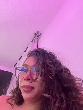 Stripchat Free Porn Cam of Samantha_Bernardo