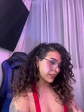 Stripchat Live Sex Cam of Samantha_Bernardo