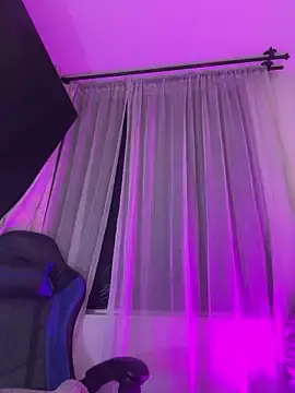 Stripchat Free Live Porn of Samantha_Bernardo