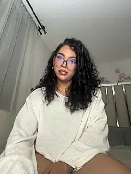 Stripchat Best live sex cam show of Samantha_Bernardo
