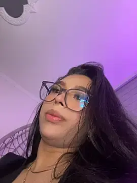 Stripchat Sex Cam of Samantha_Bernardo