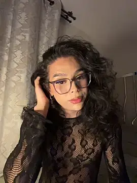 Stripchat Live Sex Cam of Samantha_Bernardo