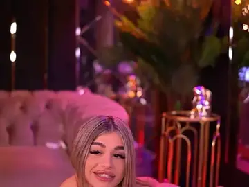 Stripchat Free Porn Cam of BellaNoirre