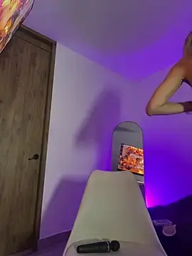 Stripchat Sex Cam of Courtney_gonet