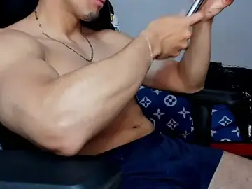 Stripchat Sex Chat of Tommy_Bred
