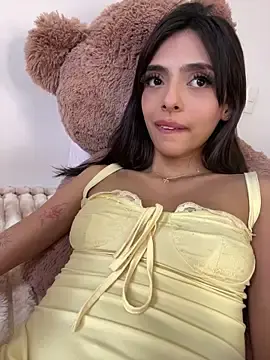 Stripchat Free Porn Cam of ZaraLuuv